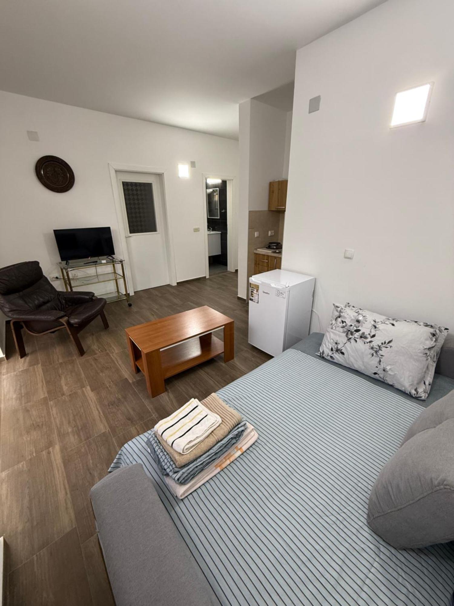 Restaurant & Apartments Lipa Peštani 외부 사진