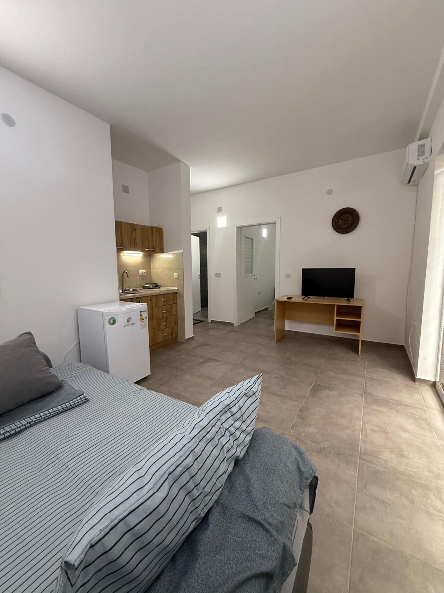 Restaurant & Apartments Lipa Peštani 외부 사진